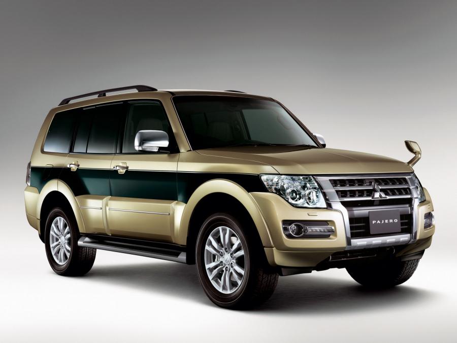 Mitsubishi Pajero 5-Door (JP) '2014